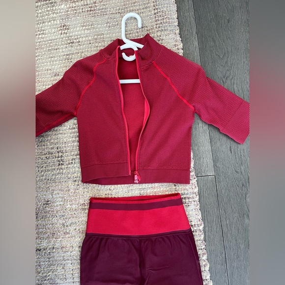 Fabletics - Picture 3 of 3